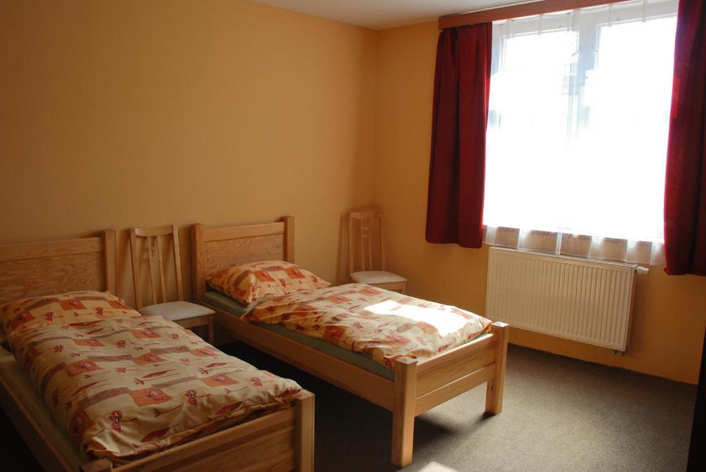 Hotel Marina Hermanuv Mestec Oda fotoğraf