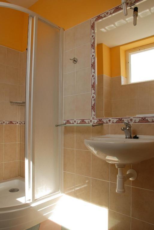 Hotel Marina Hermanuv Mestec Oda fotoğraf