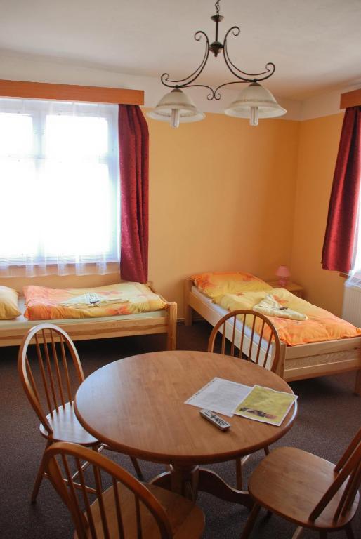 Hotel Marina Hermanuv Mestec Oda fotoğraf