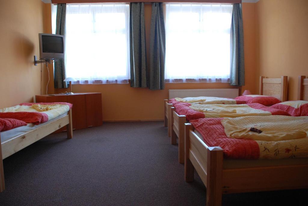 Hotel Marina Hermanuv Mestec Oda fotoğraf
