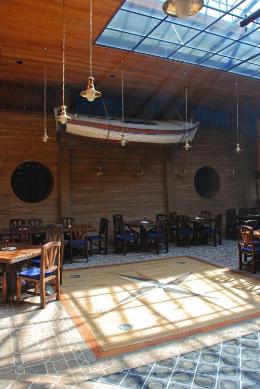 Hotel Marina Hermanuv Mestec Dış mekan fotoğraf